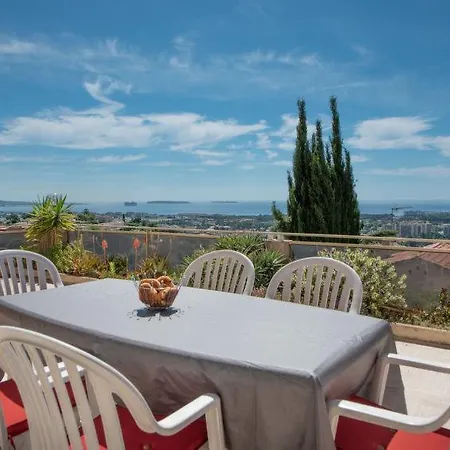 Vakantiehuis Les Termes Sleeps 8 Pool Air Con