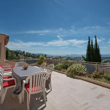 Les Termes Sleeps 8 Pool Air Con *