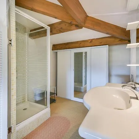 Les Termes Sleeps 8 Pool Air Con *
